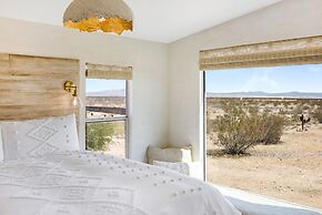 Desert Moon - Serene Desert Views & Design 3 Bedroom Home by RedAwning