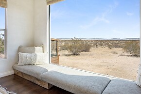 Desert Moon - Serene Desert Views & Design 3 Bedroom Home by RedAwning