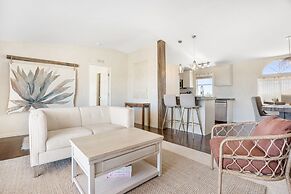 Desert Moon - Serene Desert Views & Design 3 Bedroom Home by RedAwning