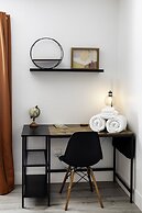 Sky Harbor House - Centrally Located W/hot Tub 3 Bedroom Home by RedAw