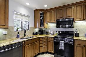 Sky Harbor House - Centrally Located W/hot Tub 3 Bedroom Home by RedAw