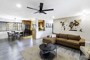 Sky Harbor House - Centrally Located W/hot Tub 3 Bedroom Home by RedAw