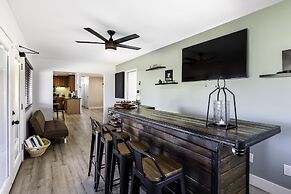 Sky Harbor House - Centrally Located W/hot Tub 3 Bedroom Home by RedAw