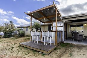 Sky Harbor House - Centrally Located W/hot Tub 3 Bedroom Home by RedAw