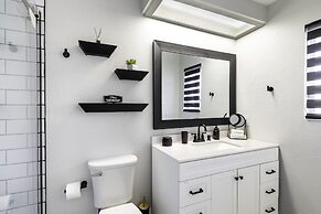 Sky Harbor House - Centrally Located W/hot Tub 3 Bedroom Home by RedAw