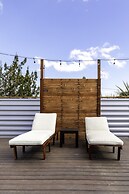 Sky Harbor House - Centrally Located W/hot Tub 3 Bedroom Home by RedAw