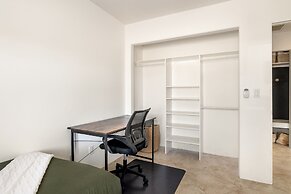 Modern Desert Escape - Fire Pit, Bbq And Design! 3 Bedroom Home by Red