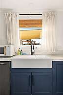 Modern Desert Escape - Fire Pit, Bbq And Design! 3 Bedroom Home by Red