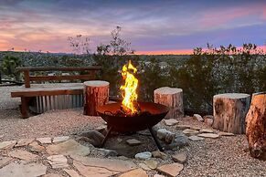 Warren Vista Ranch - Heated Pool, Hot Tub! 2 Bedroom Home by RedAwning