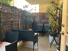 Goldie's 30 Day Minimum 1 Bedroom Condo by RedAwning