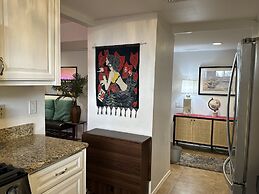 Goldie's 30 Day Minimum 1 Bedroom Condo by RedAwning