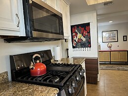 Goldie's 30 Day Minimum 1 Bedroom Condo by RedAwning