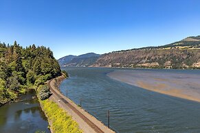 Cliffside Oasis 4 Bedroom Home