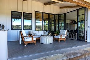 Cliffside Oasis 4 Bedroom Home