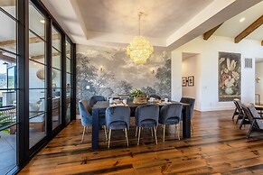 Cliffside Oasis 4 Bedroom Home