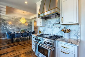 Cliffside Oasis 4 Bedroom Home