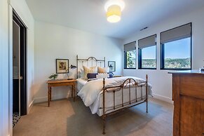 Cliffside Oasis 4 Bedroom Home