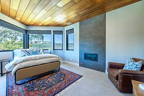 Cliffside Oasis 4 Bedroom Home