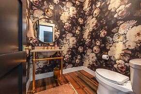 Cliffside Oasis 4 Bedroom Home