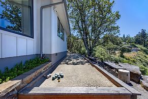 Cliffside Oasis 4 Bedroom Home