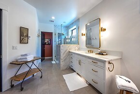 Cliffside Oasis 4 Bedroom Home