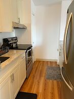 Private Two Bedroom Waikiki Getaway 2 Condo by RedAwning