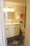 Private Two Bedroom Waikiki Getaway 2 Condo by RedAwning