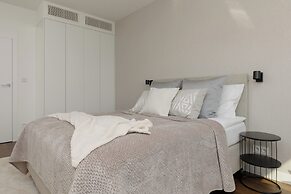 LUX Apartment Warsaw by Renters Prestige