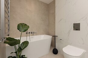 LUX Apartment Warsaw by Renters Prestige