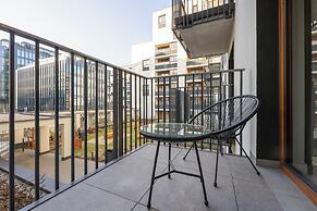 Warsaw Apartment With Parking by Renters