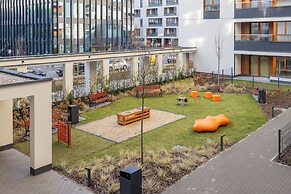 Warsaw Apartment With Parking by Renters