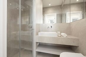 Warsaw Apartment With Parking by Renters