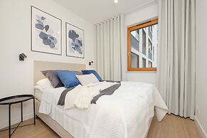 Warsaw Apartment With Parking by Renters