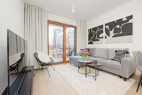 Warsaw Apartment With Parking by Renters