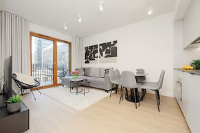 Warsaw Apartment With Parking by Renters