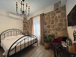 Milestone Otel