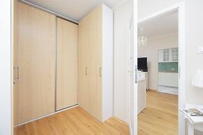 Apartment Near Old Town by Renters