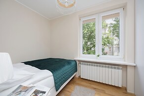 Apartment Near Old Town by Renters