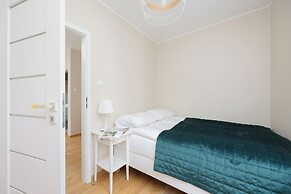 Apartment Near Old Town by Renters