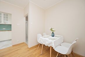 Apartment Near Old Town by Renters