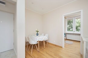 Apartment Near Old Town by Renters