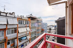 Studio With a Sea View Balcony in Bakirkoy