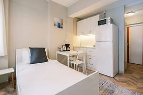 Studio With a Sea View Balcony in Bakirkoy