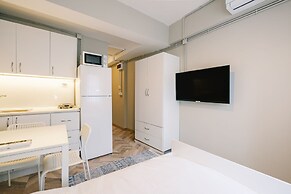 Studio With a Sea View Balcony in Bakirkoy