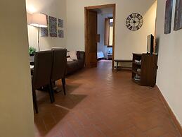 Sdrucciolo dei Pitti First Floor