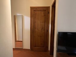 Sdrucciolo dei Pitti First Floor