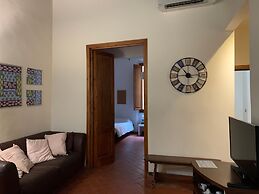 Sdrucciolo dei Pitti First Floor