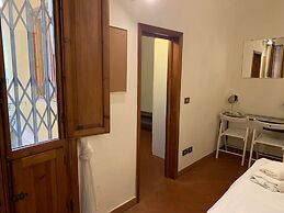 Sdrucciolo dei Pitti First Floor