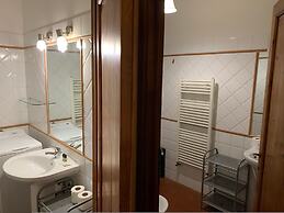 Sdrucciolo dei Pitti First Floor