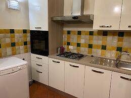 Sdrucciolo dei Pitti First Floor